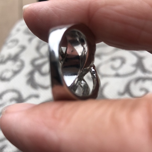 Ring - Picture 5 of 5